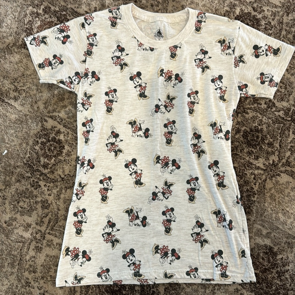 Minnie Mouse shirts and socks - Picture 4 of 7